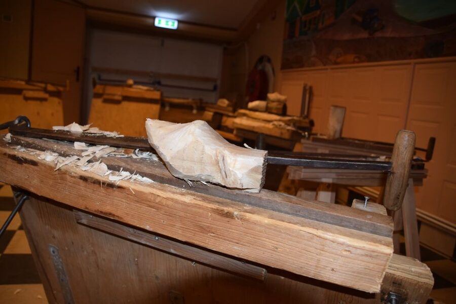 Volendam: 2-Hour Clogmaking Workshop and Cheese Tour - Who Will Enjoy This Experience Most