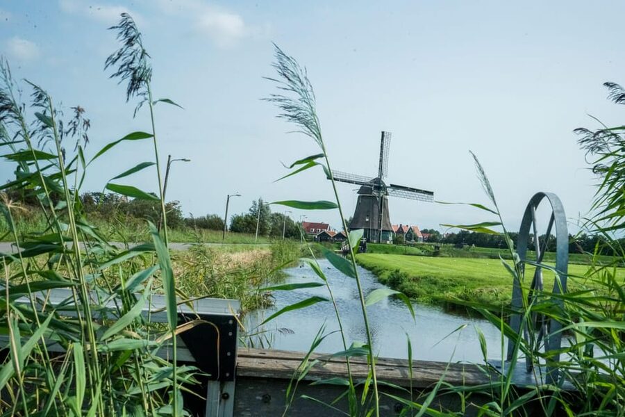 Volendam: E-Bike Rental including Highlights-Routes - Katwoude and Jacobs Hoeve cheese farm