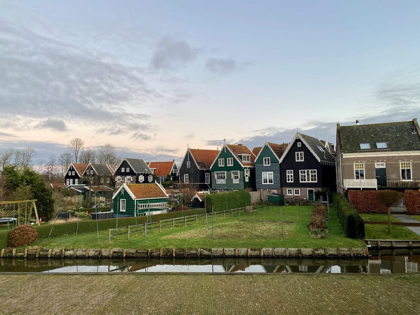 Volendam: E-Bike Rental including Highlights-Routes - Zuiderwoude and Broek in Waterland