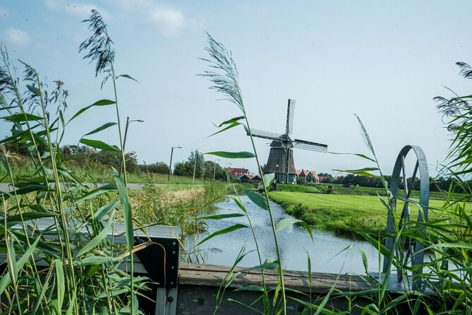 Volendam: E-bike rental with suggested countryside- and fisherman village route - The longer route to Marken