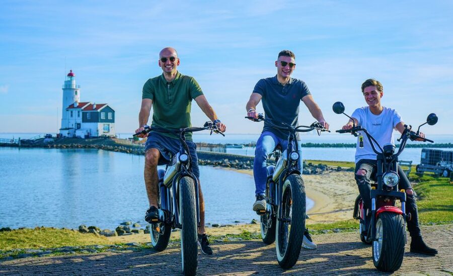 Volendam: E-Fatbike Rental - Who will enjoy this ride most?