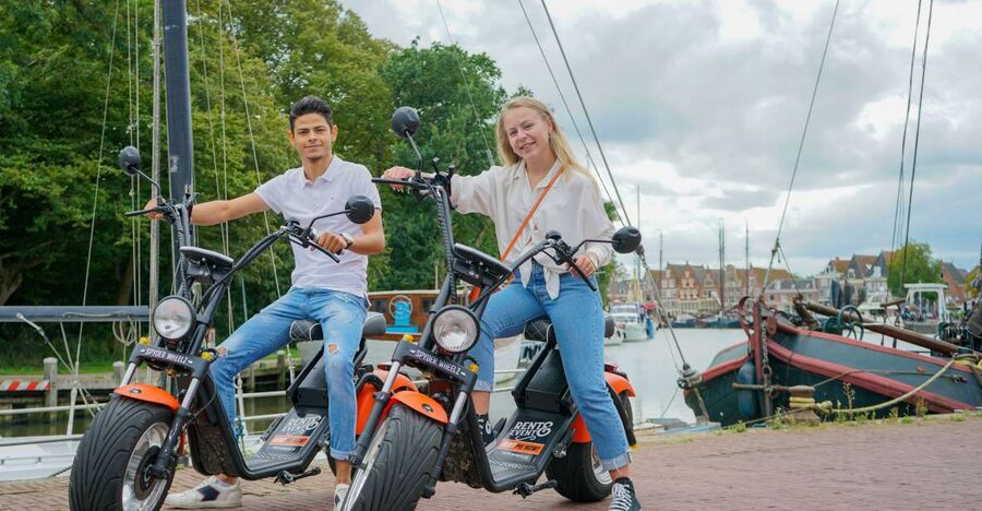 Volendam: E-Scooter Rental - Starting beneath Volendam’s dike