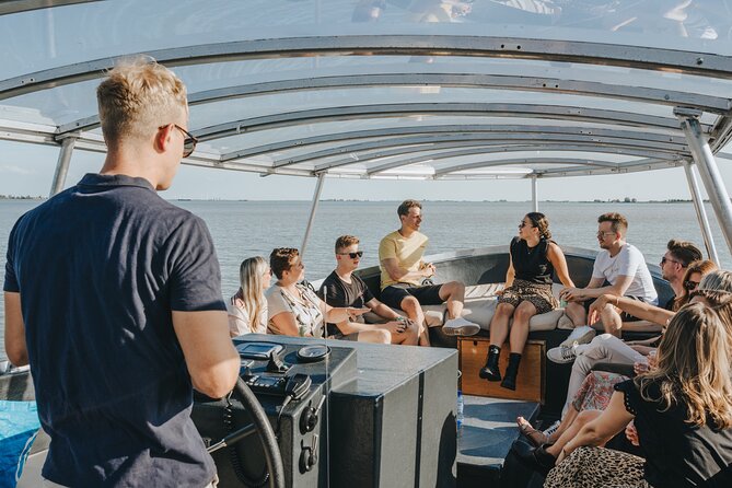Volendam - Lake Cruise at Volendam including 1 free drink - Why a small boat can be a better choice