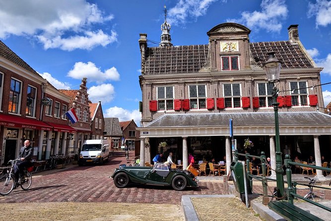 Volendam & Marken Private Tour in luxury Jaguar S Type 1/2 day - A final photograph at Magere Brug