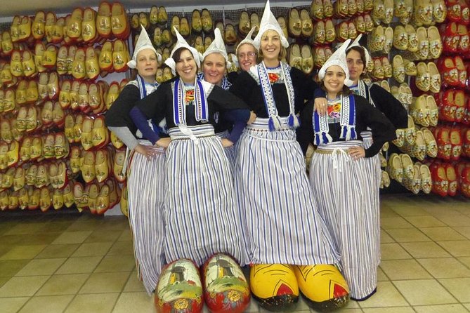 Volendam & Marken Private Tour in luxury Jaguar S Type 1/2 day - How flexible is this private tour?