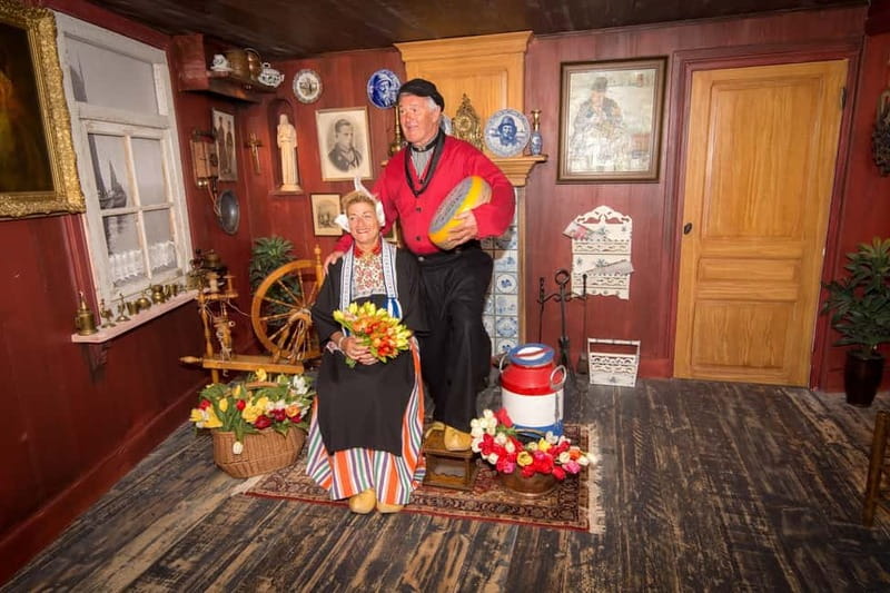 Volendam: Photo Opportunity in Traditional Dutch Costume - Key points to know before you book