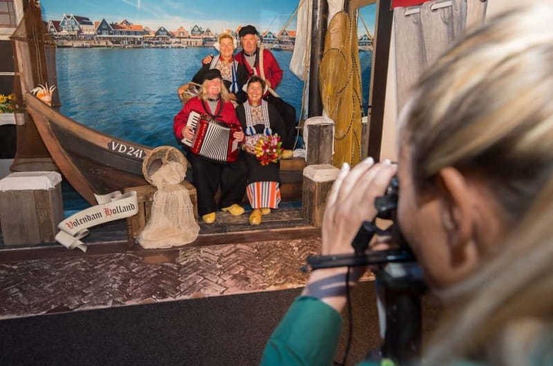 Volendam: Photo Opportunity in Traditional Dutch Costume - The photo session in a local studio