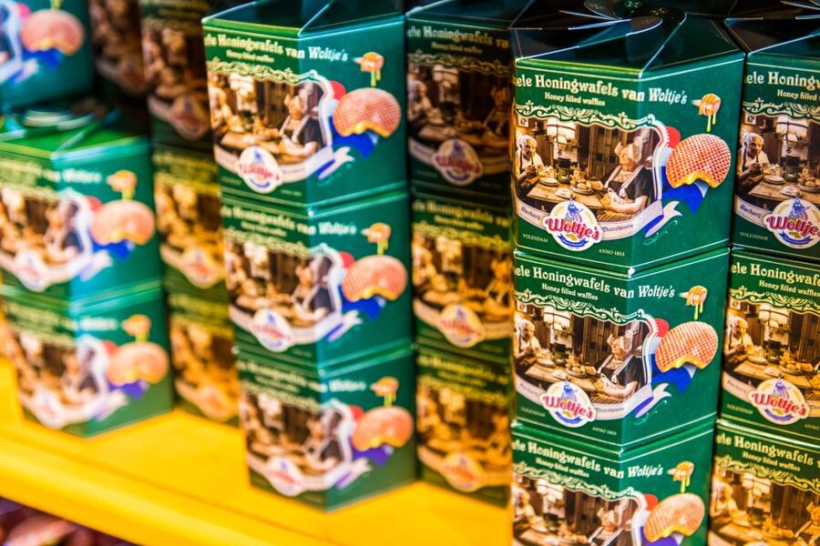Volendam: Stroopwafel Experience with Tasting - Following the sweet smell along Volendam’s dike