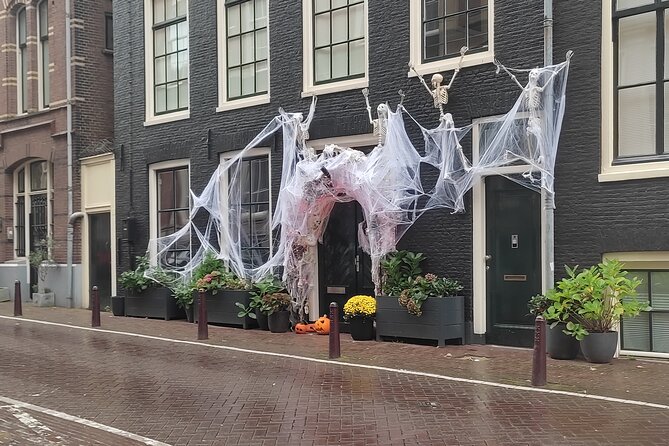 Walking Tour of Haunted Amsterdam - Starting with a costume performance at Dam Square