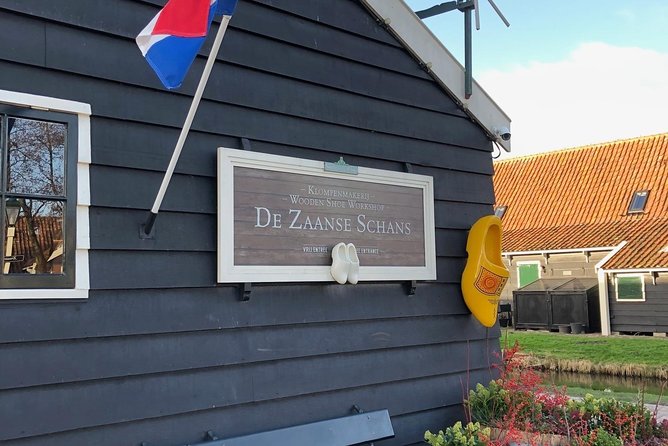Windmills Zaanse Schans small group tour-region Amsterdam - Choosing Molen De Kat and climbing for the view