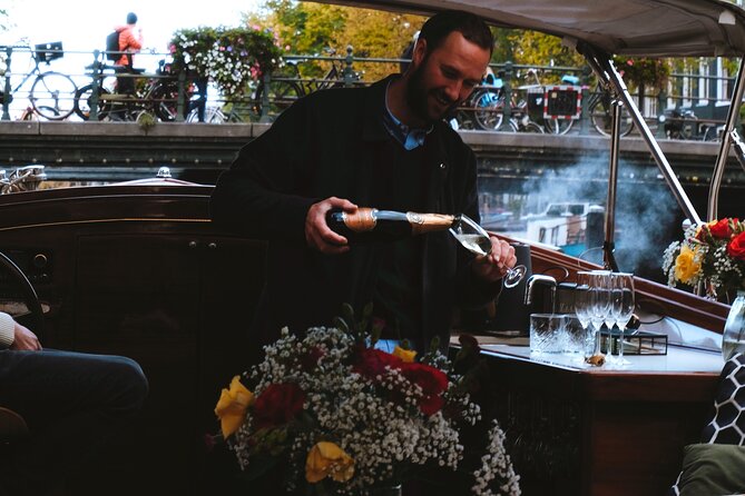 Winter Canal Cruise in Amsterdam - Why a winter canal cruise works so well
