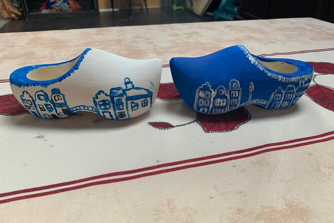 Wooden Shoes Painting Private Workshop in Simonehoeve - Drying your shoes before you leave