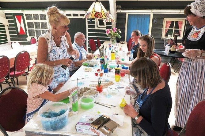 Wooden Shoes Painting Private Workshop in Simonehoeve - Why the private format matters