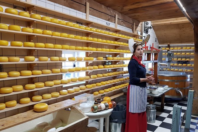 Zaanse Schans and Volendam Private Tour – Clogs, Cheese and More - What private guiding adds to the day