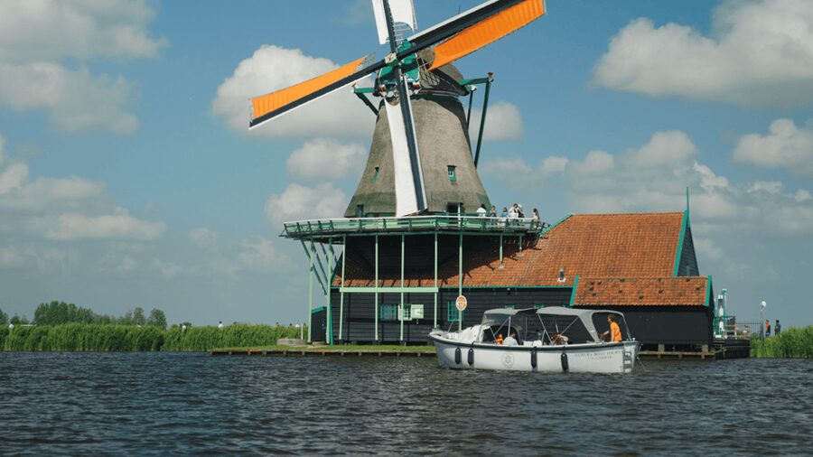 Zaanse Schans: Cruise UNESCO Windmills Village + Live Guide - Key points at a glance