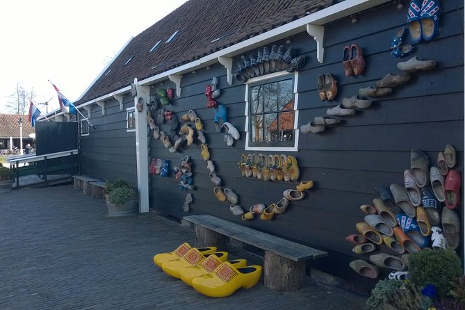 Zaanse Schans Windmills Private Tour from Amsterdam Airport - Why Zaanse Schans works so well as a layover stop