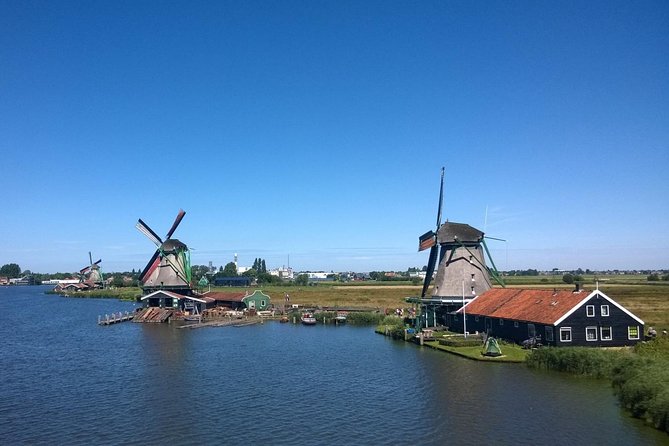 Zaanse Schans Windmills Private Tour from Amsterdam Airport - What the private guide adds